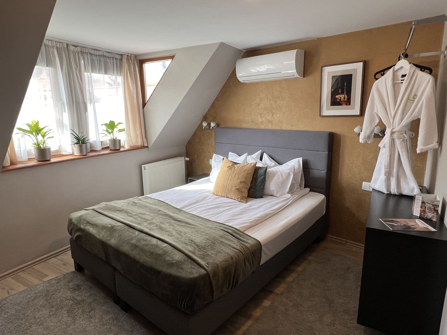Gold Room szobarészlet